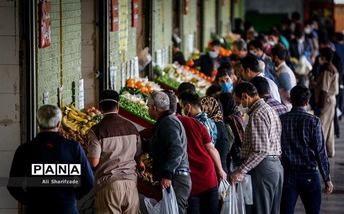 توصیه‌های کرونایی؛ فاصله اجتماعی را در بازار میوه و تره‌بار رعایت کنید