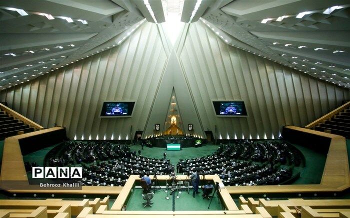 مجلس در هفته جاری؛ از بررسی  طرح فضای مجازی تا سوال از وزرا