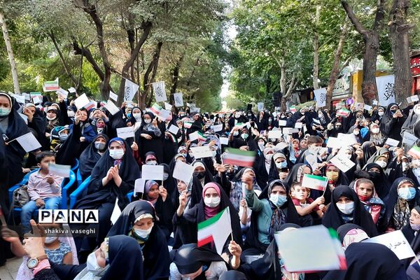 جشن بزرگ دختران انقلاب در اصفهان