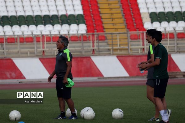 پیگیری تمرینات شاگردان اکبر پور در تبریز