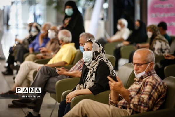 واکسیناسیون کرونا در ایران مال