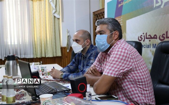 در جشنواره فرهنگی هنری «فردا» داوران علاوه بر ارزیابی آثار، به دانش‌آموزان مشاوره هم می‌دهند