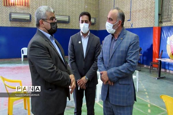 واکسیناسیون افرادبالای ۵۰ سال در اهواز