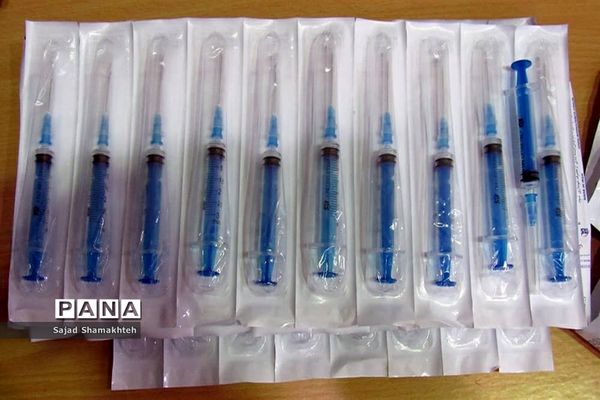 واکسیناسیون افرادبالای ۵۰ سال در اهواز