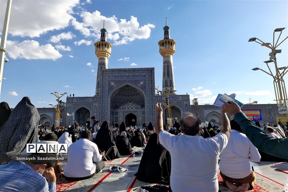 مراسم روز عرفه در حرم مطهر رضوی