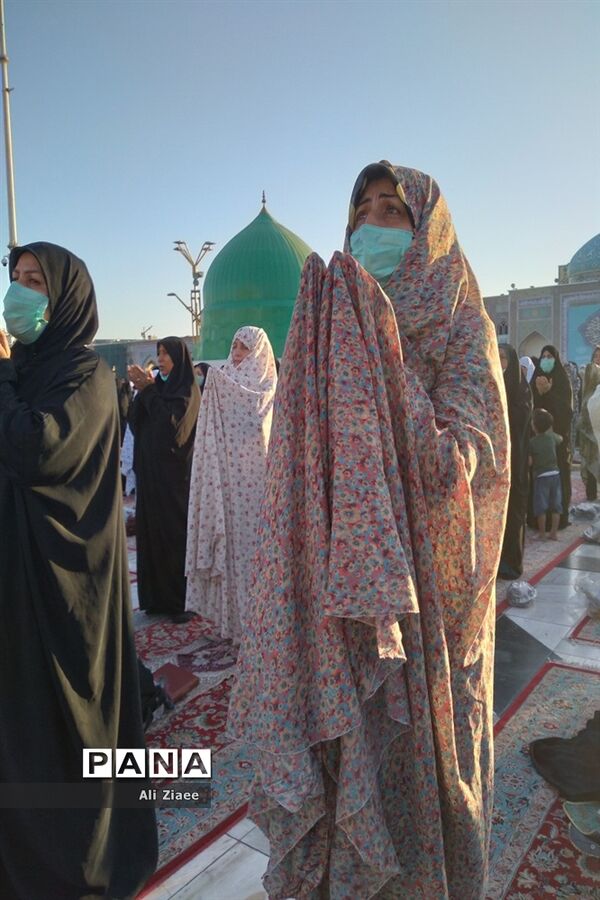 نماز عید قربان در حرم مطهر رضوی