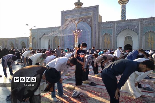 نماز عید قربان در حرم مطهر رضوی