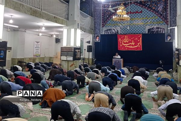 اقامه نماز عید قربان و مراسم قربانی کردن در امیدیه