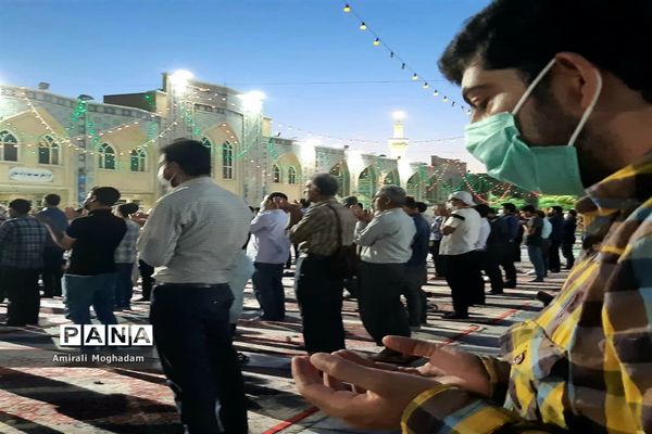 حال و هوای حرم مطهر رضوی  در دهه ولایت