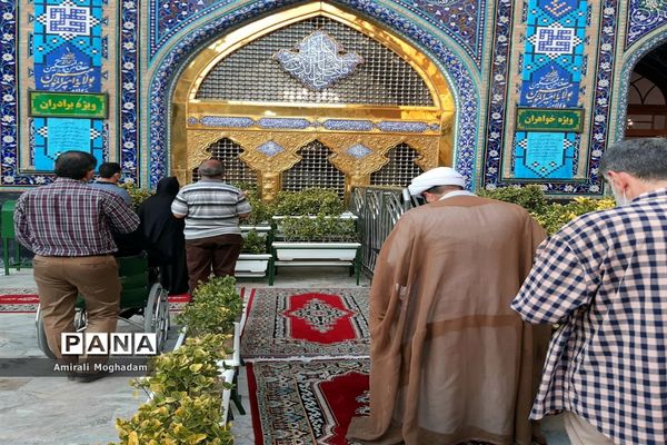 حال و هوای حرم مطهر رضوی  در دهه ولایت