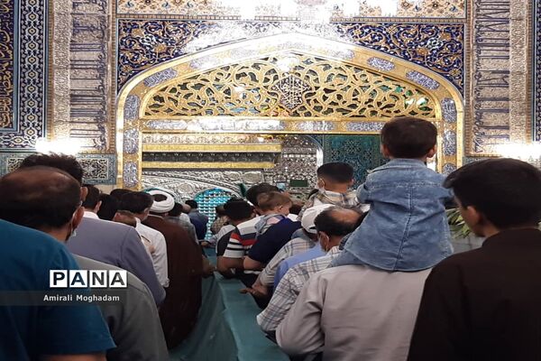 حال و هوای حرم مطهر رضوی  در دهه ولایت