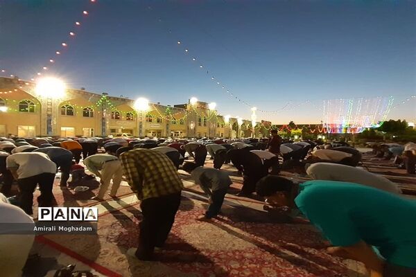 حال و هوای حرم مطهر رضوی  در دهه ولایت