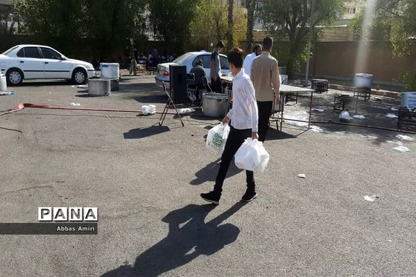تهیه و توزیع ۵ هزار پرس غذا بین خانواده‌های کم برخوردار همزمان با عید سعید غدیر خم در اهواز