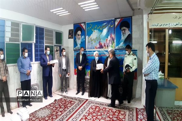 تجلیل از زحمات  کارکنان و نوغلامان حسینی  مسجد جامع شهرستان خلیل آباد