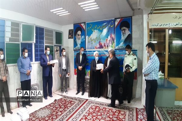تجلیل از زحمات  کارکنان و نوغلامان حسینی  مسجد جامع شهرستان خلیل آباد