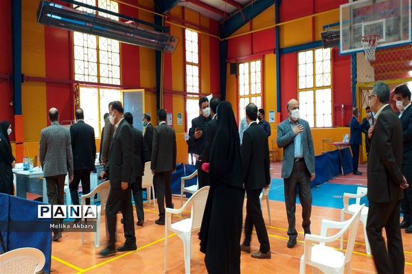 آغاز طرح واکسیناسیون فرهنگیان در مشهد