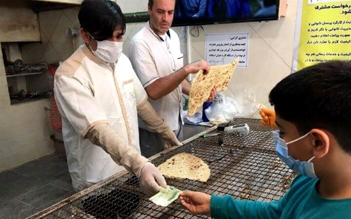 توصیه‌های کرونایی؛ فاصله اجتماعی را در نانوایی‌ها رعایت کنید