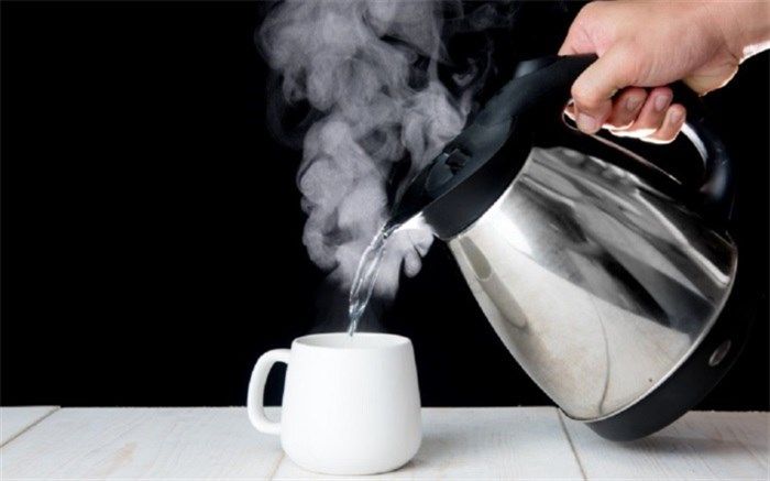 مضرات مصرف آب داغ