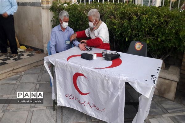 شور و شادی مردم به مناسبت عید سعید غدیر خم در امامزاده سید حمزه