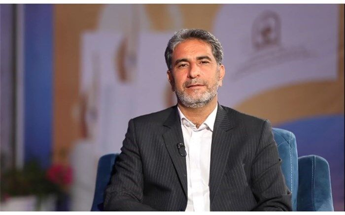 خانواده‌ها، دانش‌آموزان را به حضور در مسیر هنر تشویق و این عرصه را برایشان فراهم کنند