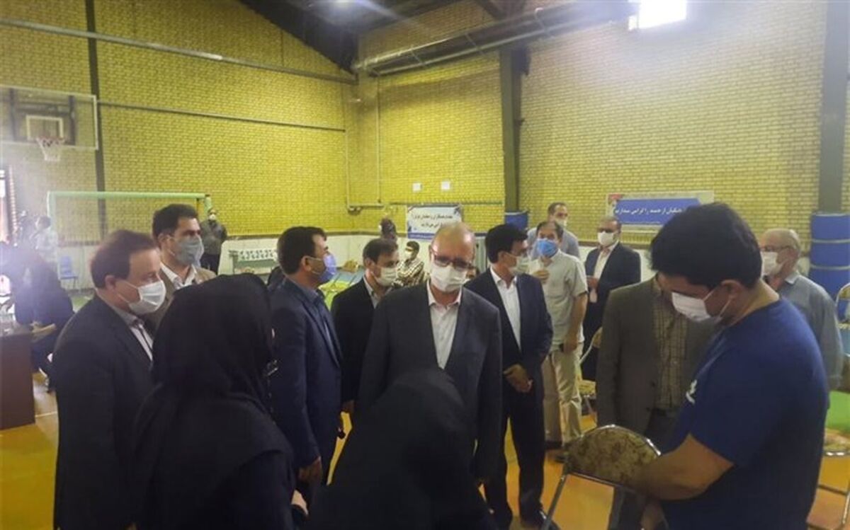 بازدید معاون سیاسی و امنیتی استاندار و مدیرکل آموزش و پرورش از روند واکسیناسیون معلمان در زنجان