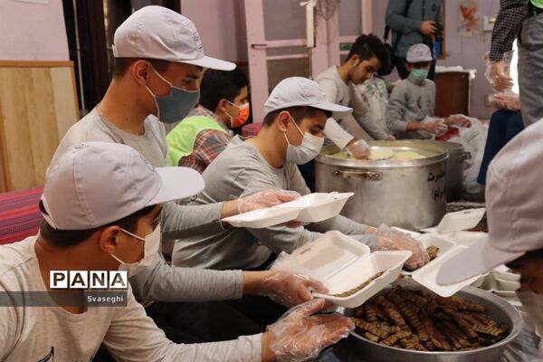طرح اطعام کودکان کار توسط اتحادیه انجمن‌های اسلامی  دانش‌آموزان  استان اصفهان
