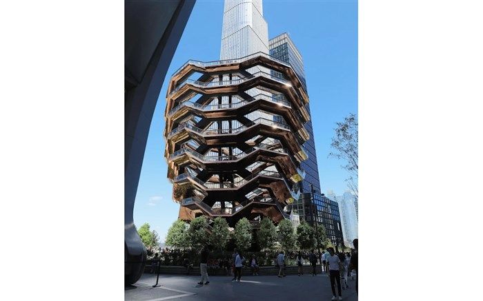 چهارمین خودکشی در راه‌پله‌های توریستی