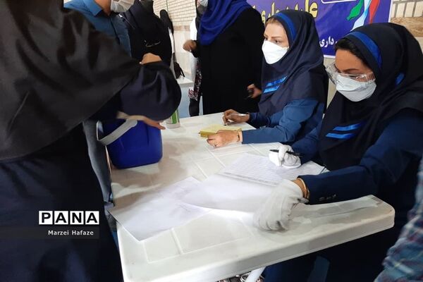 آغاز واکسیناسیون فرهنگیان در ملارد