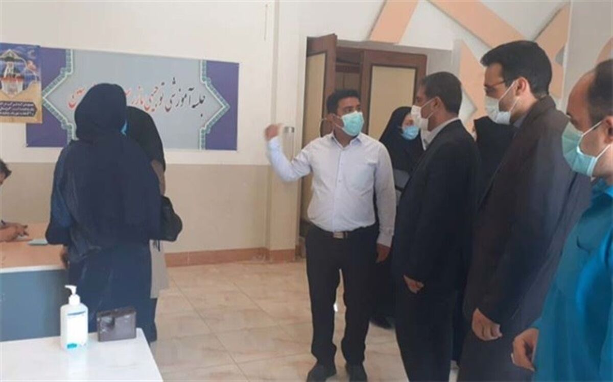 بازدید مدیرکل آموزش وپرورش شهرستان‌های تهران از مرکز واکسیناسیون رباط کریم
