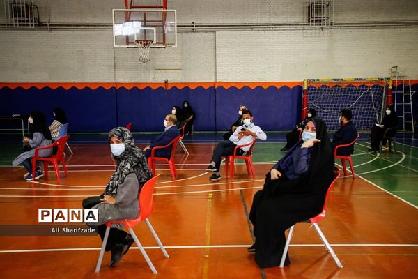 واکسیناسیون فرهنگیان در منطقه 3 آموزش و پرورش