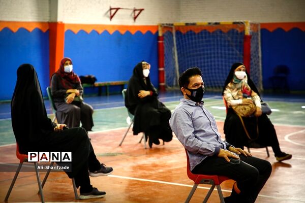واکسیناسیون فرهنگیان در منطقه 3 آموزش و پرورش