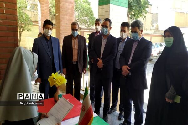 آغاز واکسیناسیون کووید ١٩  فرهنگیان در شهرستان قدس