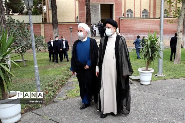 مراسم تحویل نهاد ریاست جمهوری به رئیس جمهوری جدید