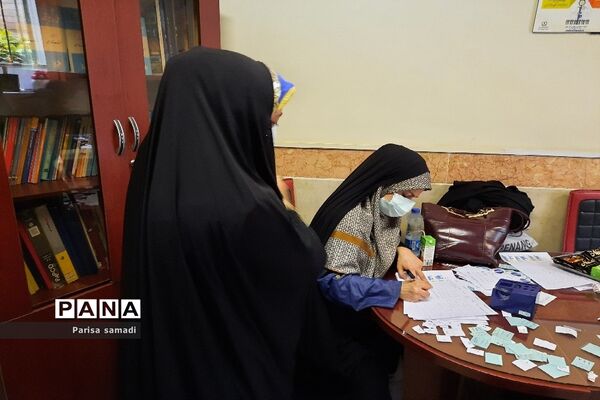 مرحله اول واکسیناسیون فرهنگیان منطقه ۱۳ در دبستان علویه