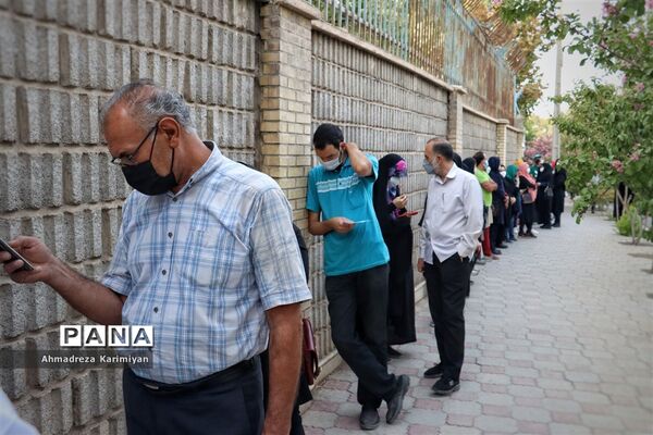 واکسیناسیون فرهنگیان در شیراز