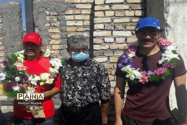 استقبال از کوهنوردان  افتخار آفرین کاشمری