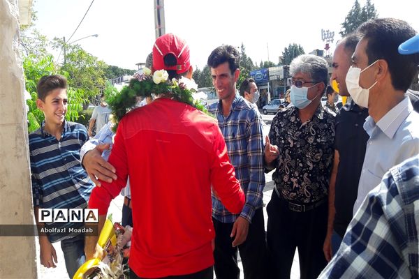 استقبال از کوهنوردان  افتخار آفرین کاشمری