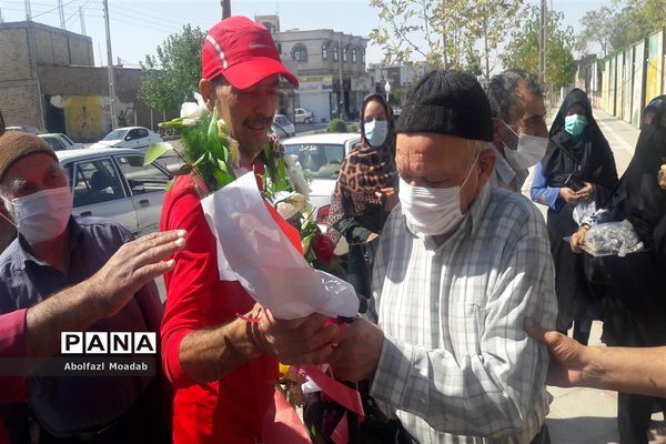 استقبال از کوهنوردان  افتخار آفرین کاشمری