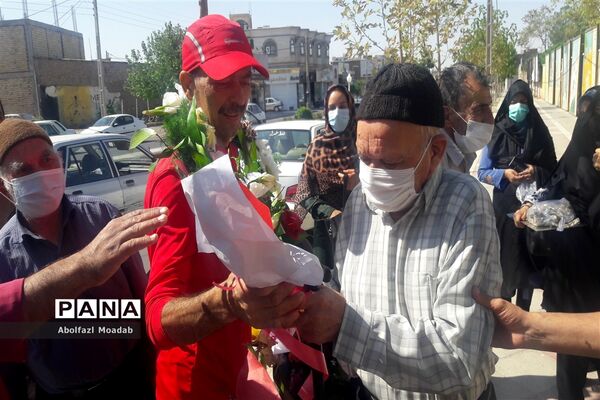 استقبال از کوهنوردان  افتخار آفرین کاشمری