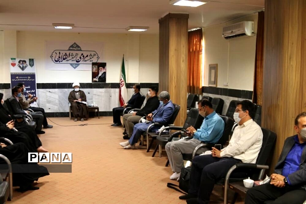 نشست صمیمی امام جمعه شهرستان قدس با خبرنگاران و اصحاب رسانه