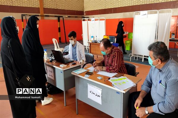 پایان روند واکسیناسیون فرهنگیان شهرستان محلات