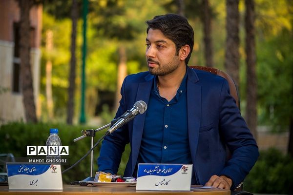 میزگرد بسیج دانشجویی قم با موضوع طرح صیانت از حقوق کاربران فضای مجازی