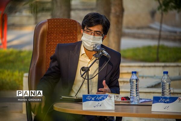 میزگرد بسیج دانشجویی قم با موضوع طرح صیانت از حقوق کاربران فضای مجازی