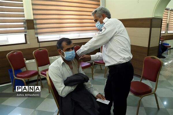 واکسیناسیون کارکنان ستادی اداره‌کل آموزش و پرورش شهر تهران
