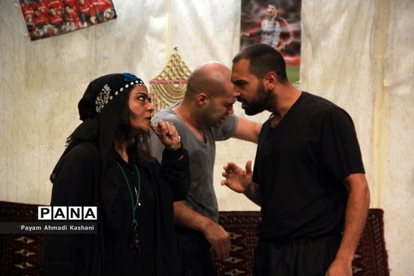 اجرای نمایش «خاک سفید»