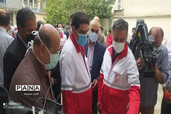 بازدید رییس ستاد کرونای استان تهران از مرکز واکسیناسیون فرهنگیان منطقه ۱۱