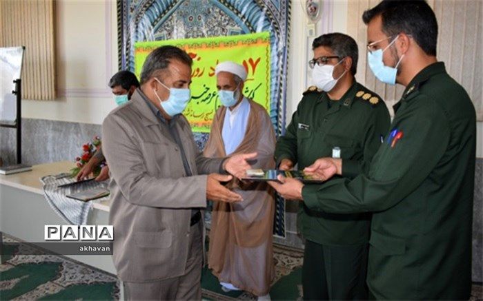 خبرنگاران شهرستان بهاباد تجلیل شدند