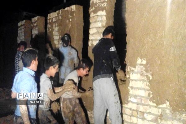 آماده سازی نمایشگاه «غنچه های خونین» در روستای باقرآباد قم