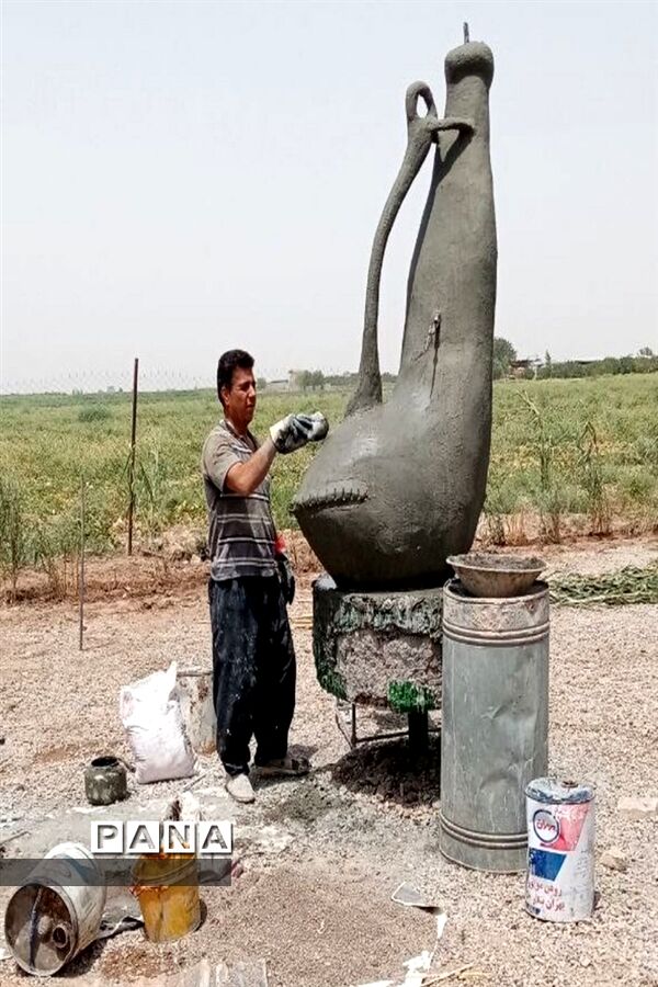 آماده سازی نمایشگاه «غنچه های خونین» در روستای باقرآباد قم