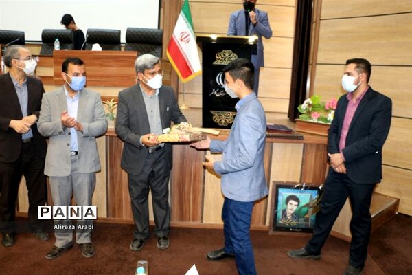 مراسم تجلیل از فعالان رسانه شهرستان کاشمر